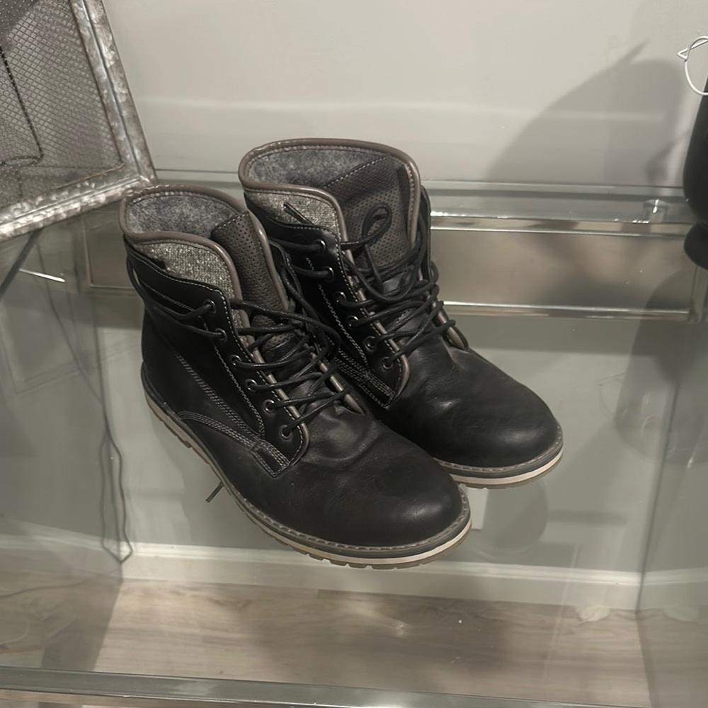 Black Leather Boots with Padded Collar and Rubber Sole